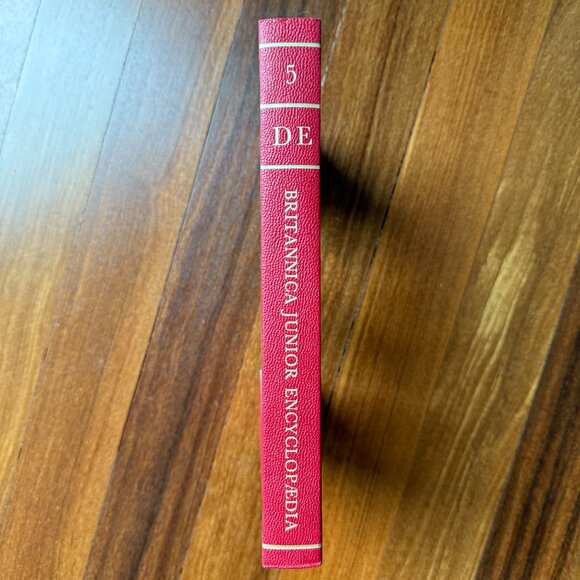 Vintage Book Monogram Letter - E - Picture 2 of 3